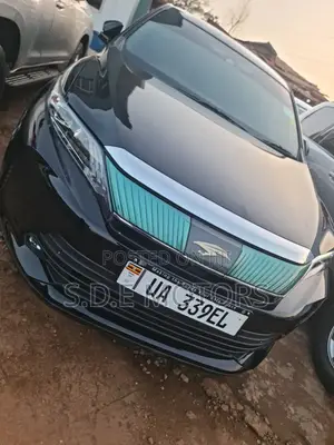 Toyota Harrier 2.0 2016 Black