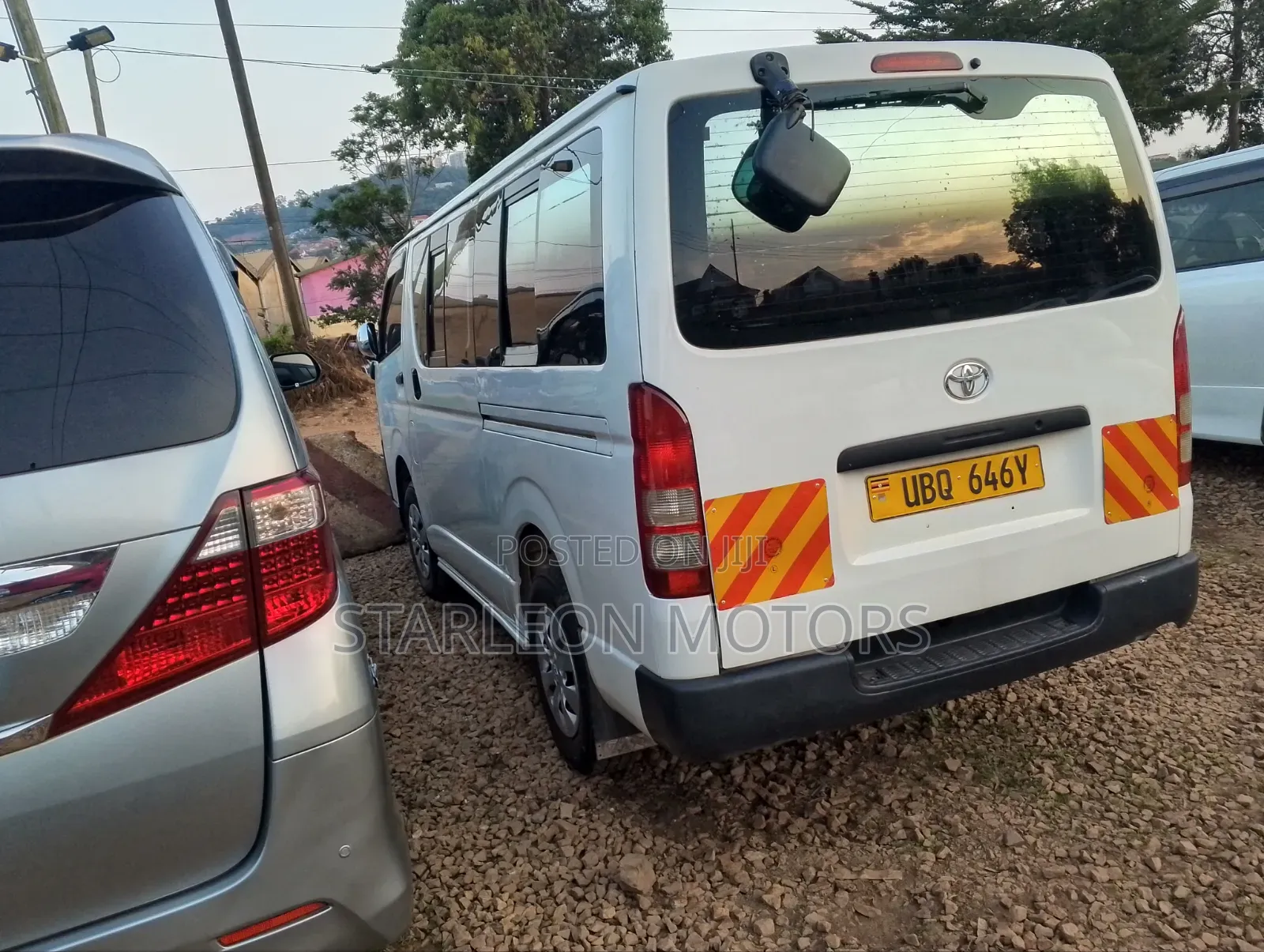 Toyota HiAce 2011 White