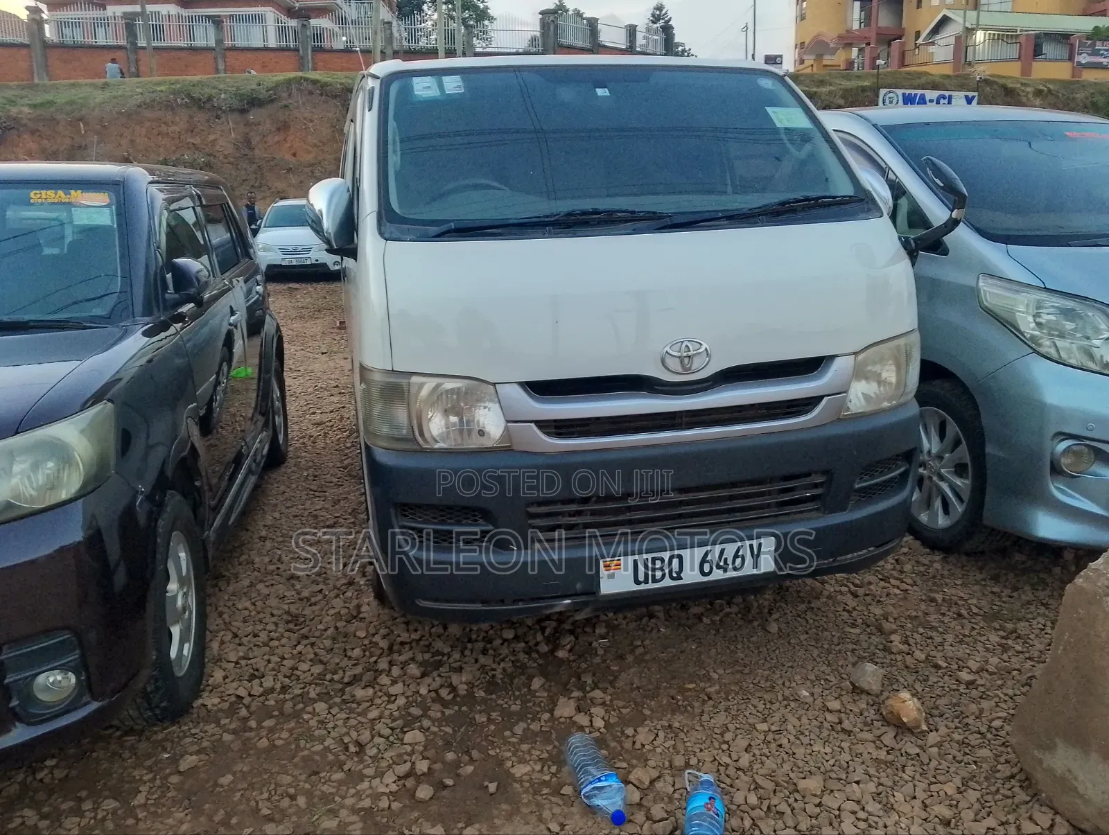 Toyota HiAce 2011 White