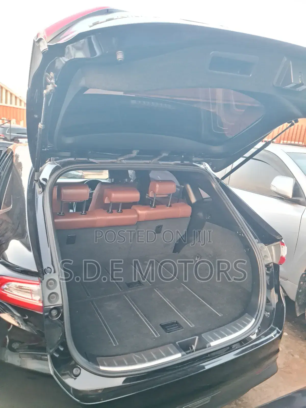 Toyota Harrier 2.0 2016 Black