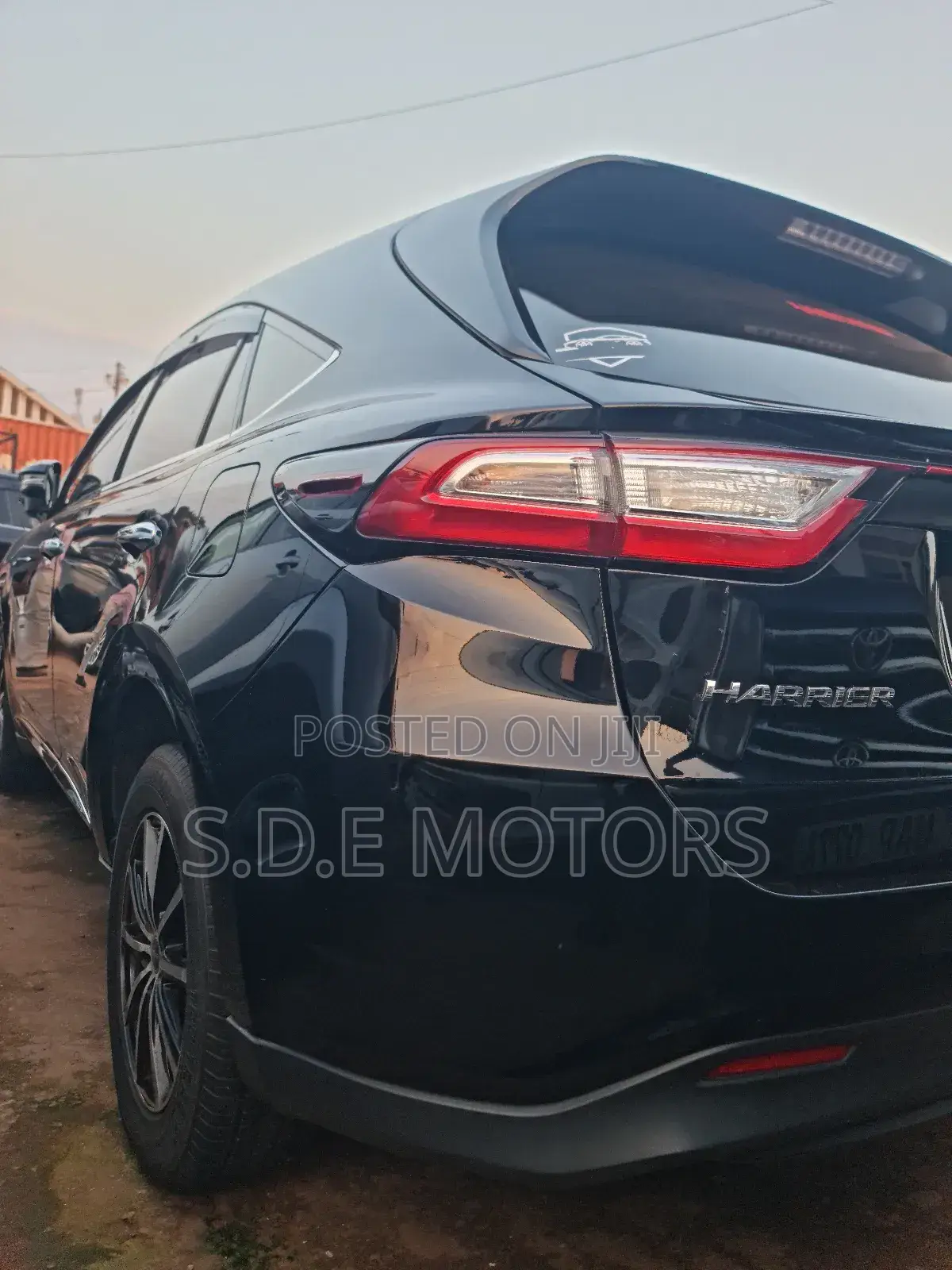 Toyota Harrier 2.0 2016 Black