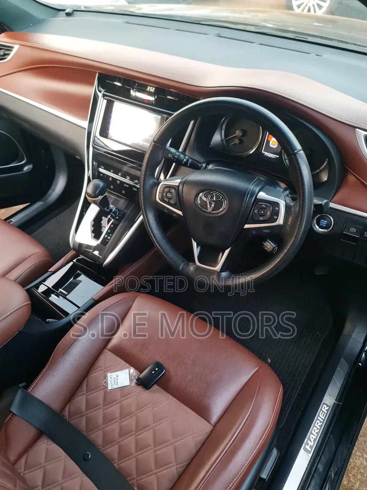 Toyota Harrier 2.0 2016 Black