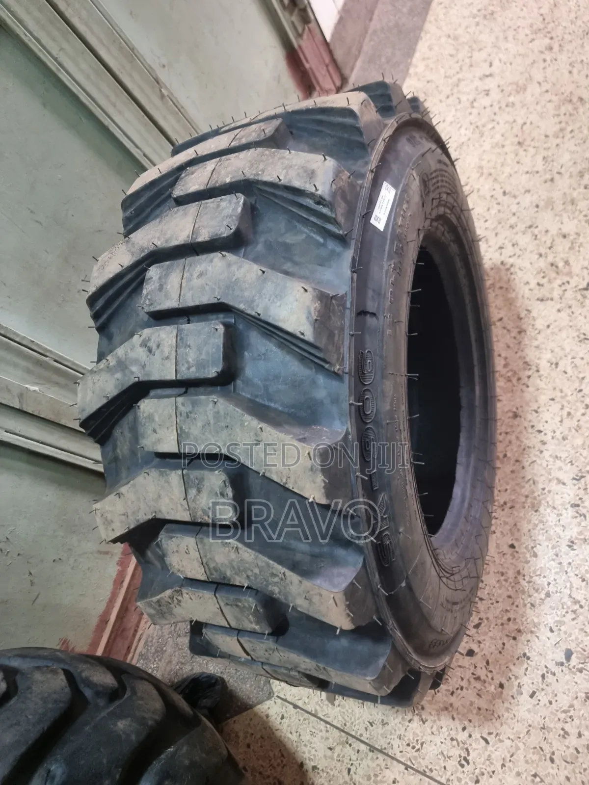 12-16.5 New India Tyres for Machines.
