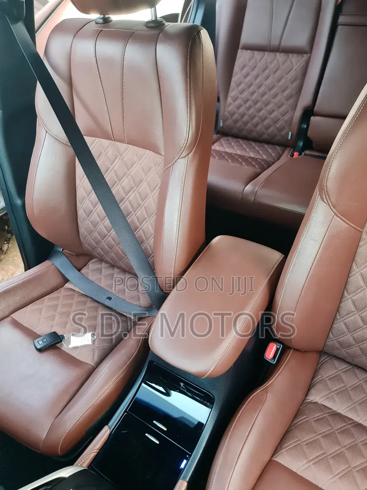 Toyota Harrier 2.0 2016 Black
