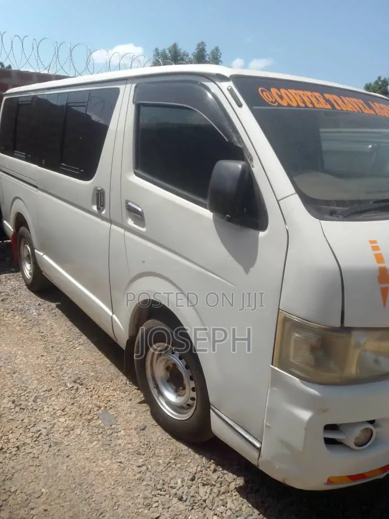 Toyota Grand HiAce 1995 White