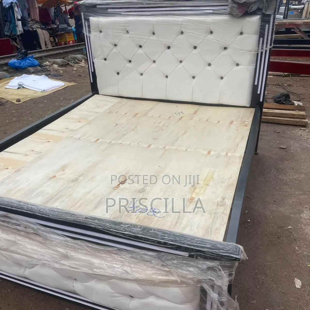4by6 Leather Bed