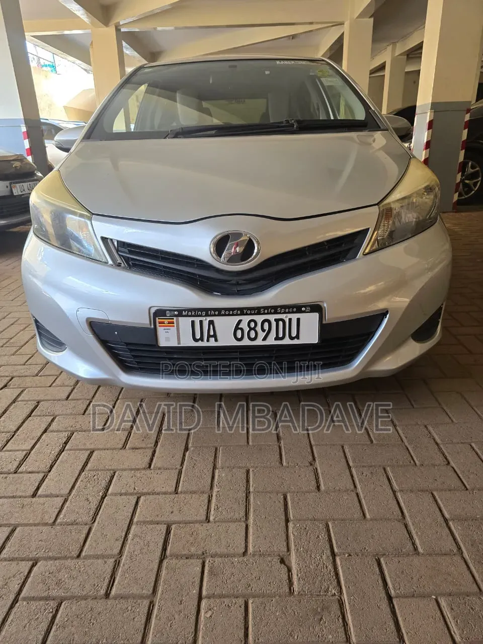 Toyota Vitz 1.0 FWD 5dr 2011 Silver
