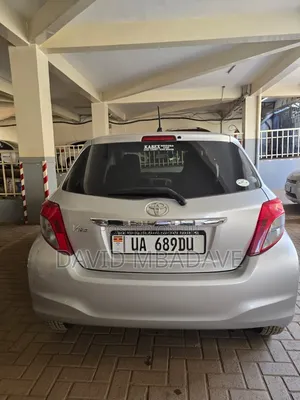 Toyota Vitz 1.0 FWD 5dr 2011 Silver