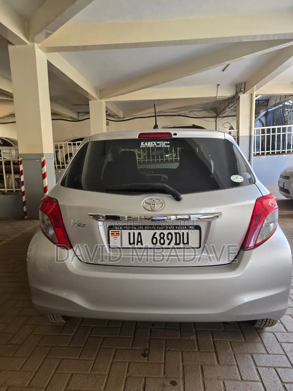 Toyota Vitz 1.0 FWD 5dr 2011 Silver