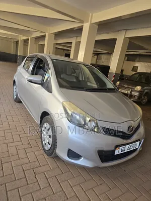 Toyota Vitz 1.0 FWD 5dr 2011 Silver