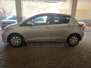 Toyota Vitz 1.0 FWD 5dr 2011 Silver