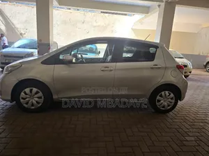 Toyota Vitz 1.0 FWD 5dr 2011 Silver