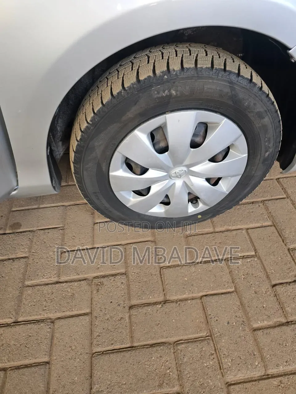 Toyota Vitz 1.0 FWD 5dr 2011 Silver