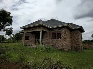 3bdrm House in Namulogo, Kasanje for sale