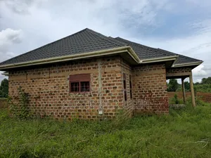 3bdrm House in Namulogo, Kasanje for sale