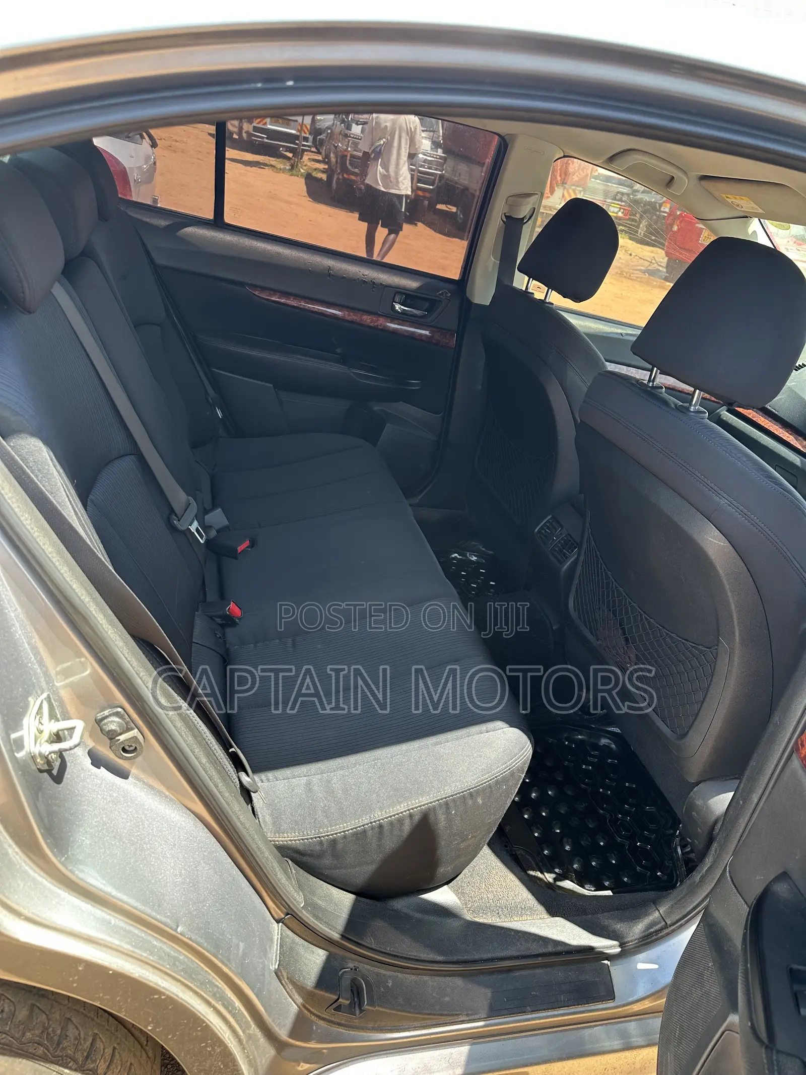 Subaru Legacy 2010 Silver