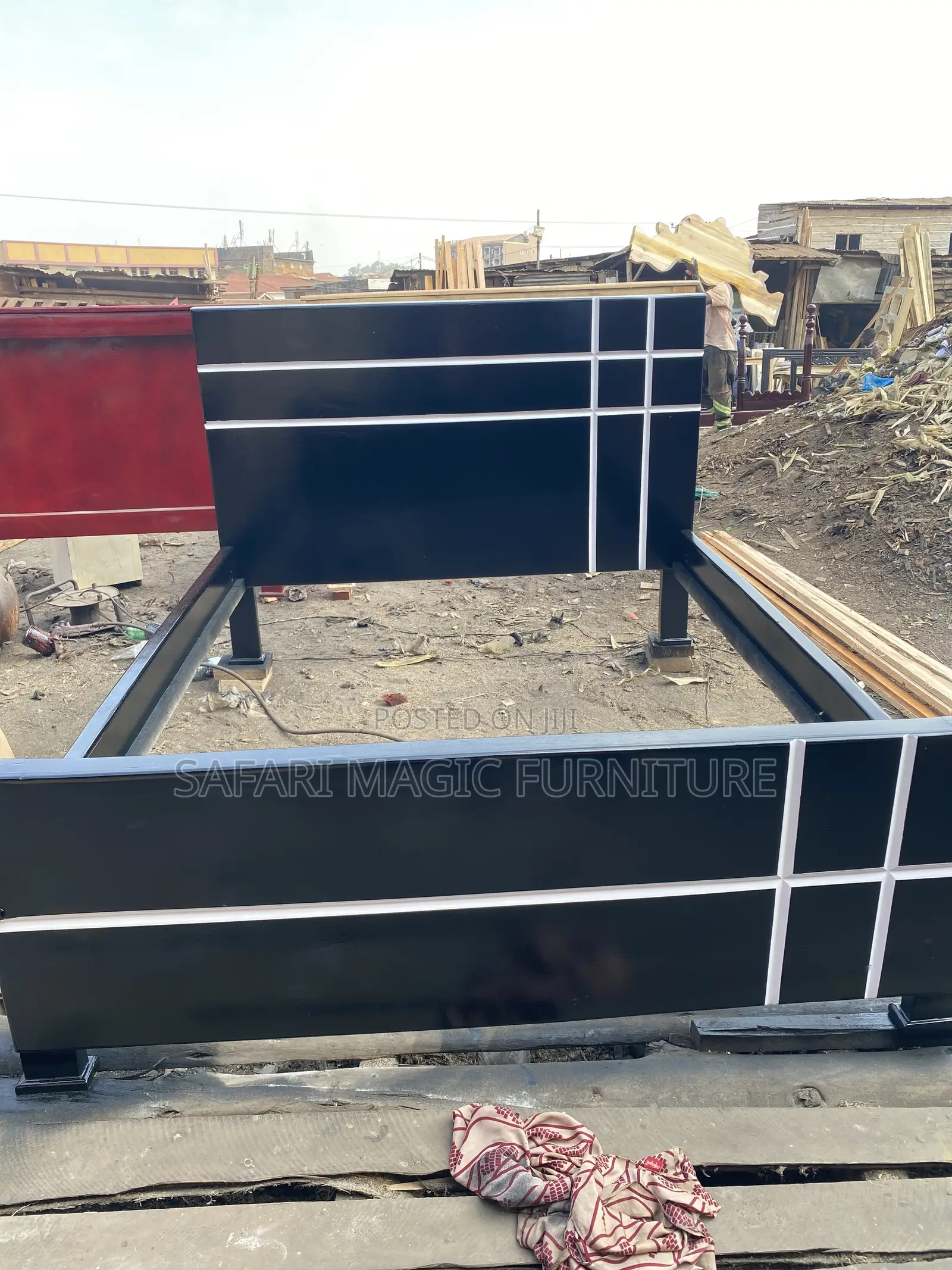 5x6 Executive Board Bed (White Striped)-Workshop Price