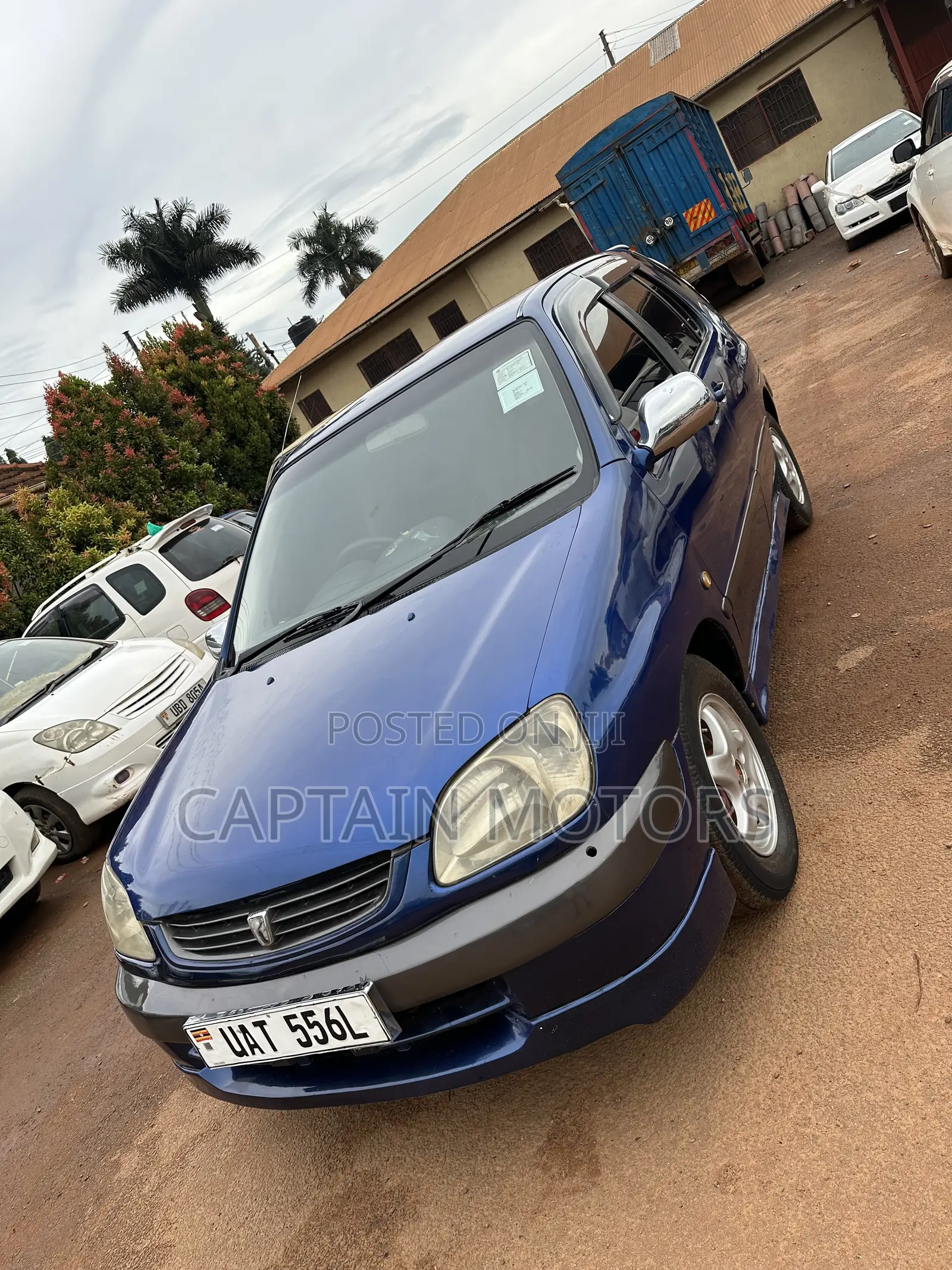 Toyota Raum 2000 Blue