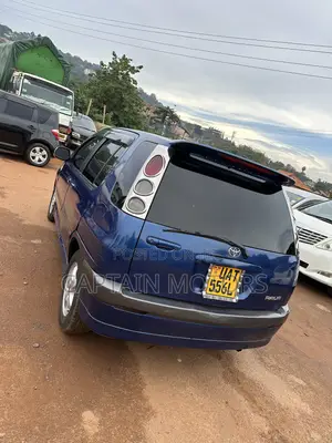 Toyota Raum 2000 Blue