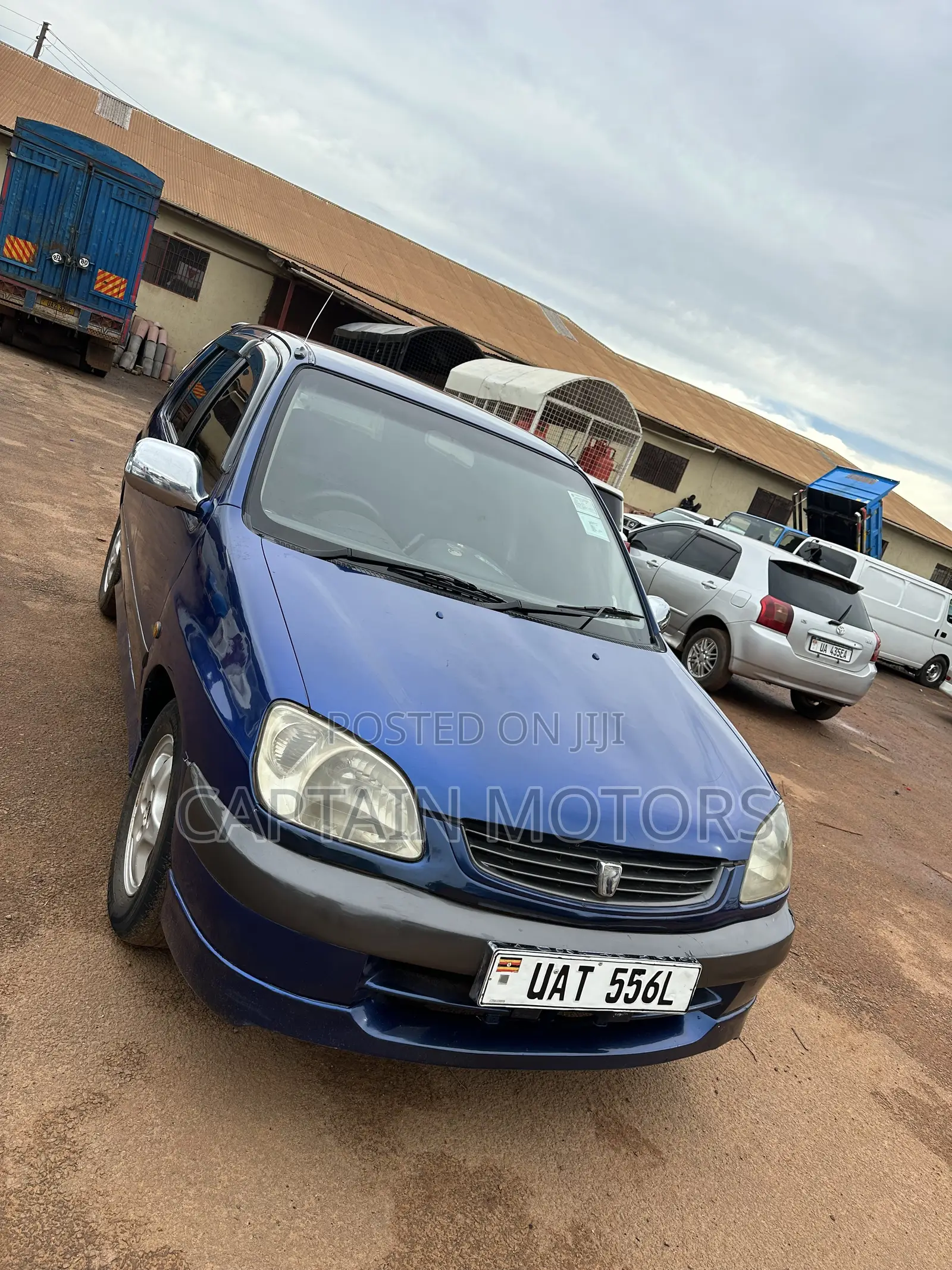 Toyota Raum 2000 Blue