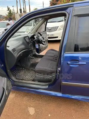 Toyota Raum 2000 Blue