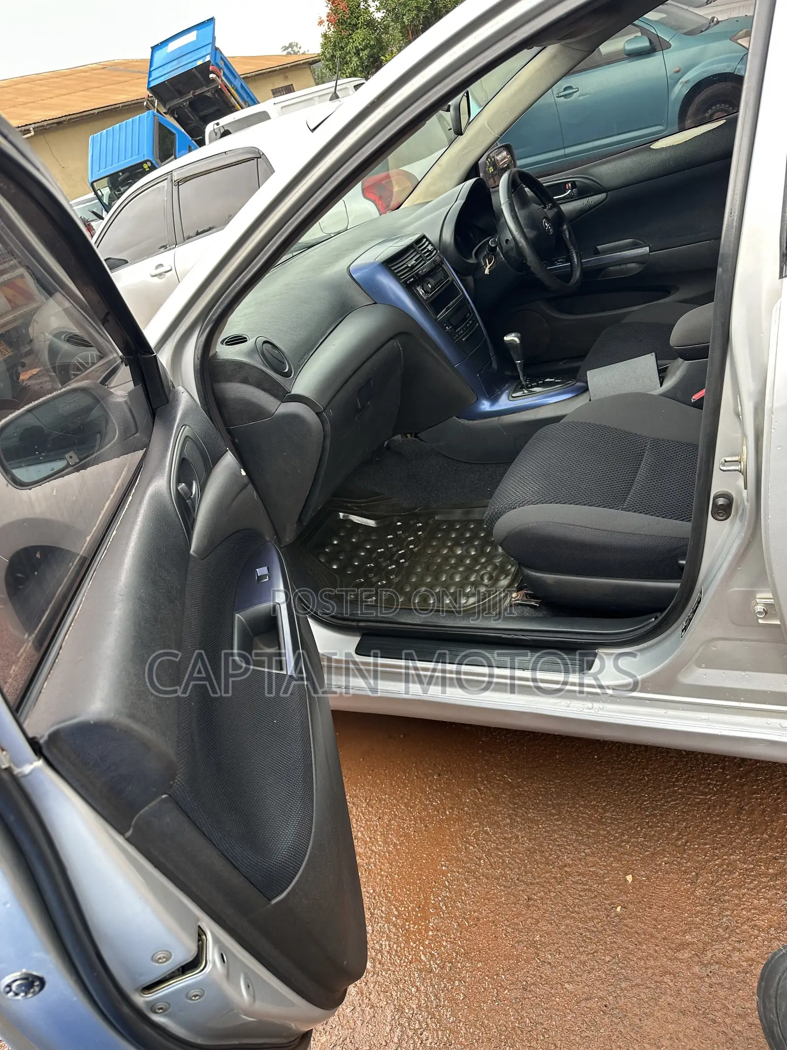 Toyota Caldina 2002 Silver