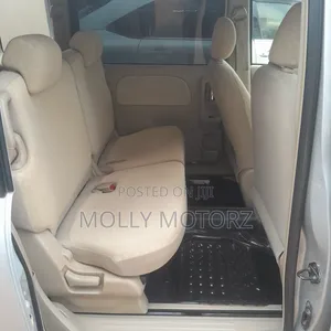 Toyota Sienta 2010 Silver
