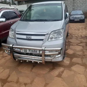 Toyota Noah 2007 Silver