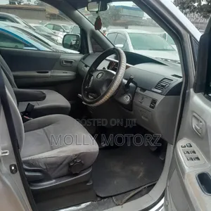 Toyota Noah 2007 Silver