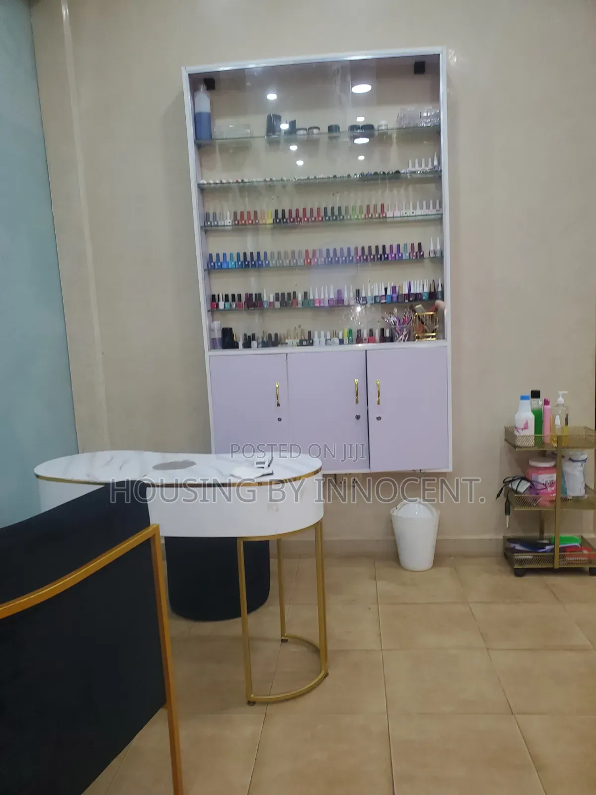 Fullyfurnished and Well Stocked Unisex Saloon for Sale on Goodwillwill