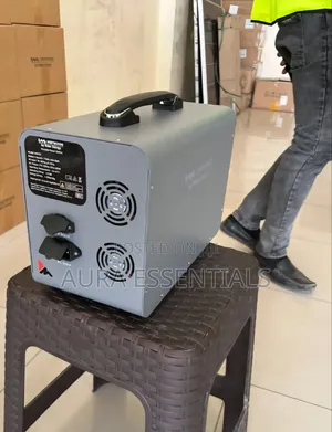 Vestwoods 1000w Portable Power Station by Haier Energy.