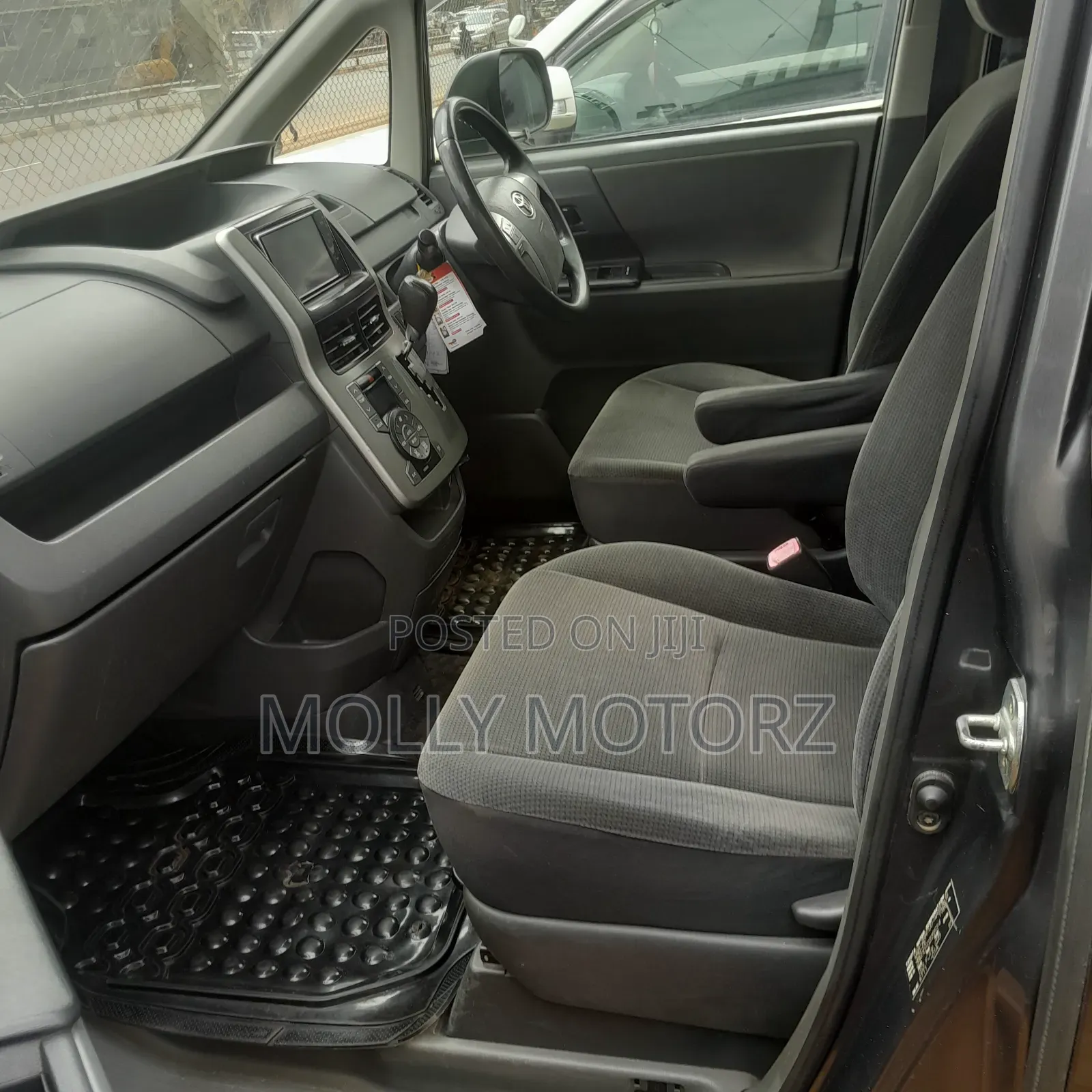 Toyota Noah 2011 Black