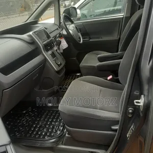 Toyota Noah 2011 Black