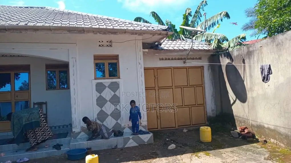 2bdrm House in Busei, Iganga for sale