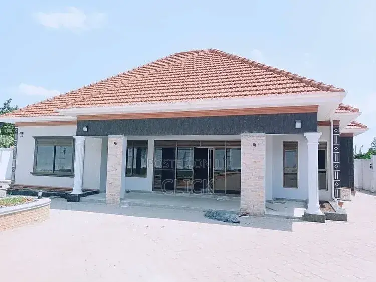 4bdrm House in Kira, Central Division for sale