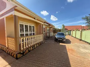 3bdrm Duplex in Division A for sale