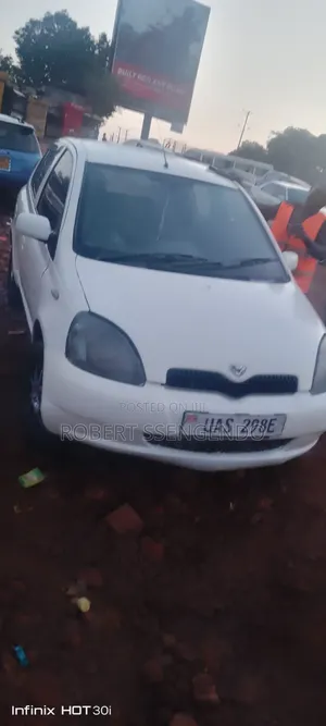 Toyota Vitz 1.0 FWD 3dr 1999 White