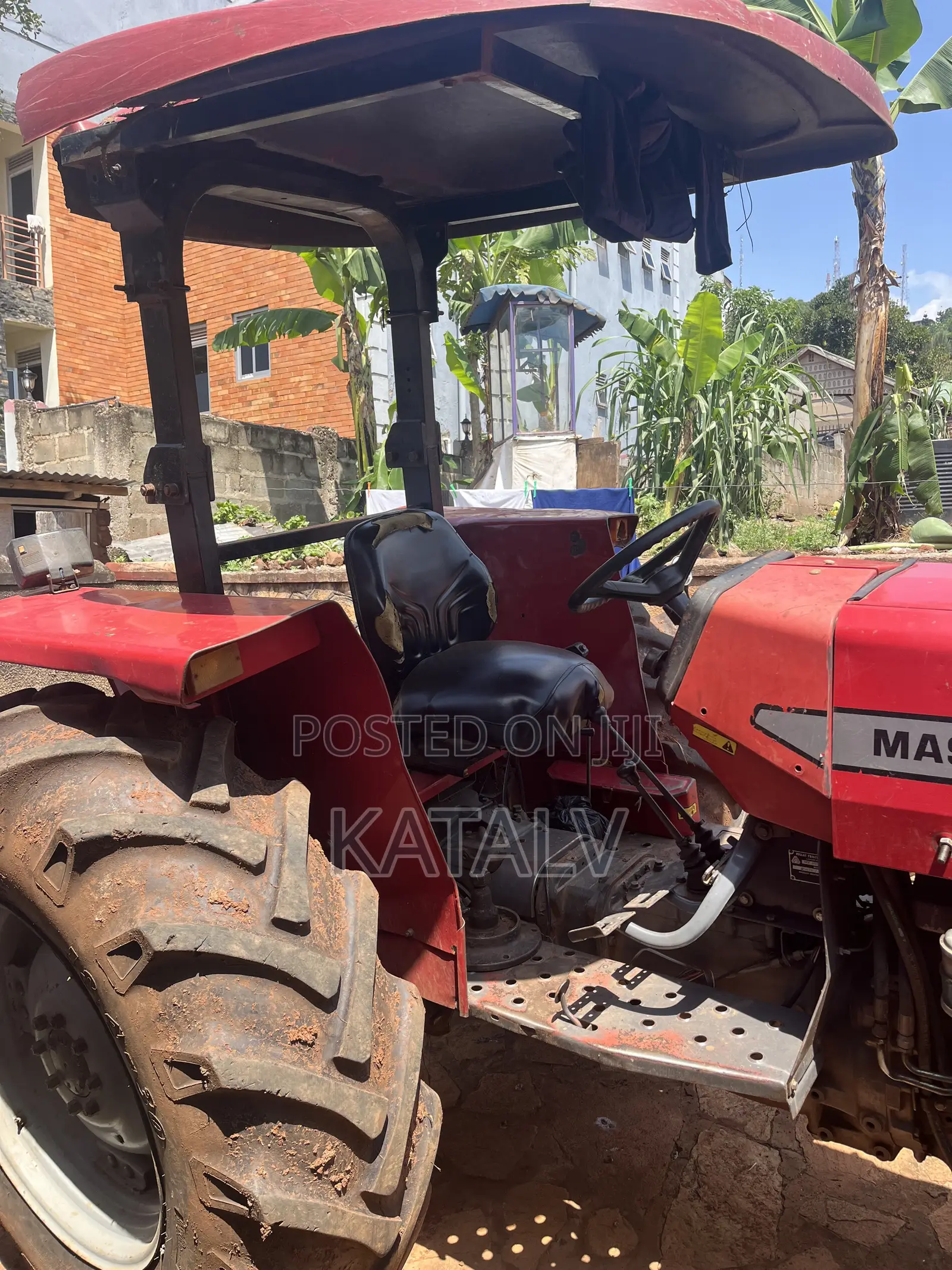 Massey Ferguson 385