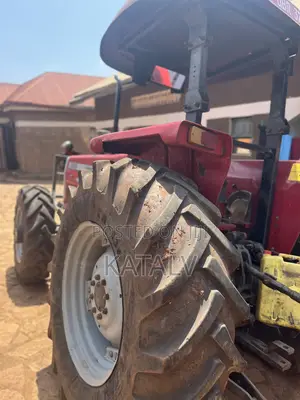 Massey Ferguson 385