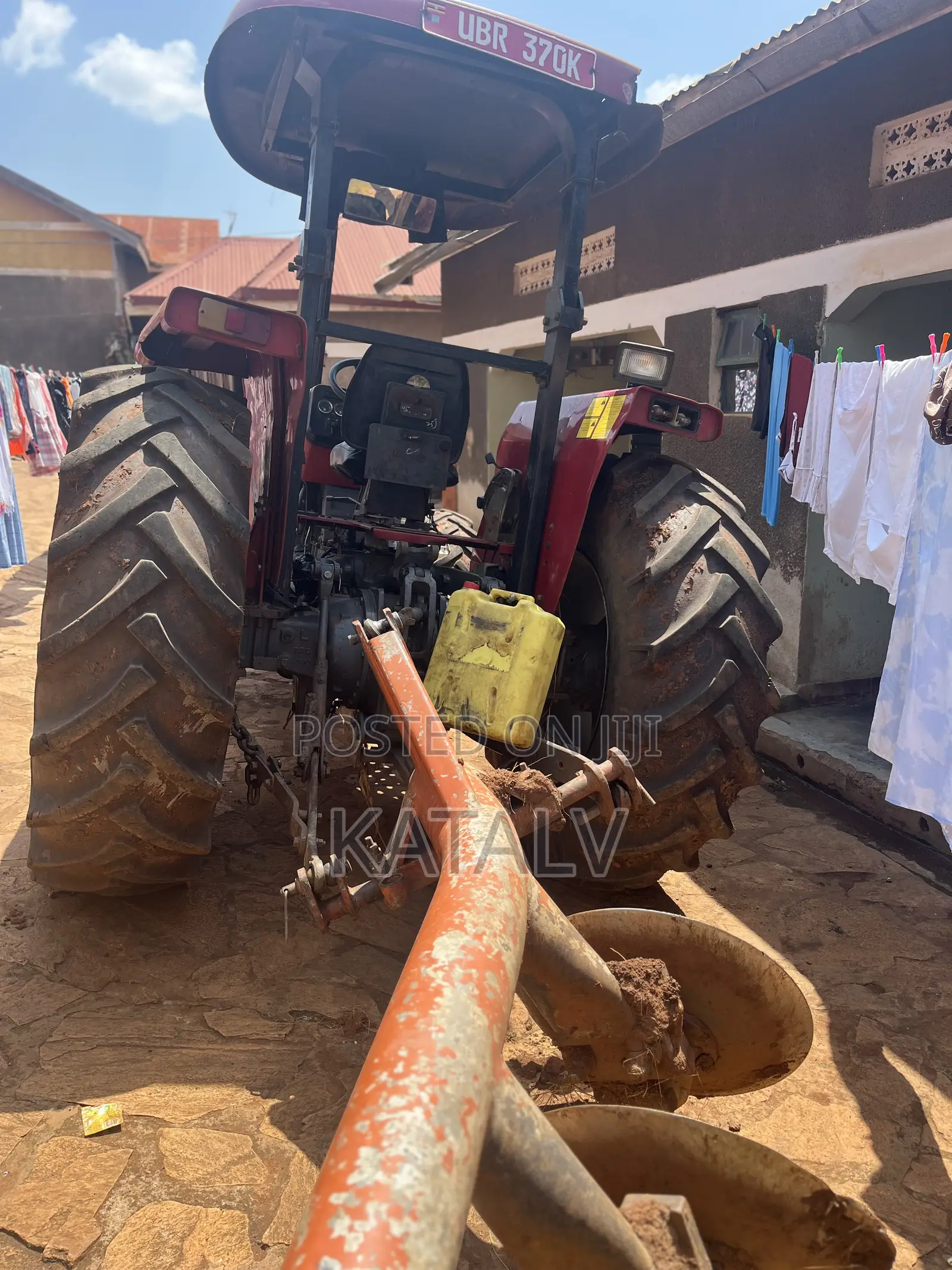Massey Ferguson 385