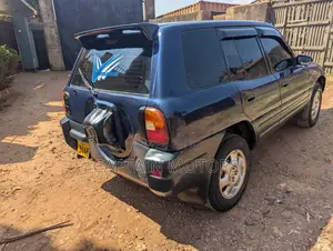 Toyota RAV4 1999 Blue