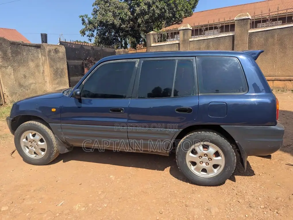 Toyota RAV4 1999 Blue
