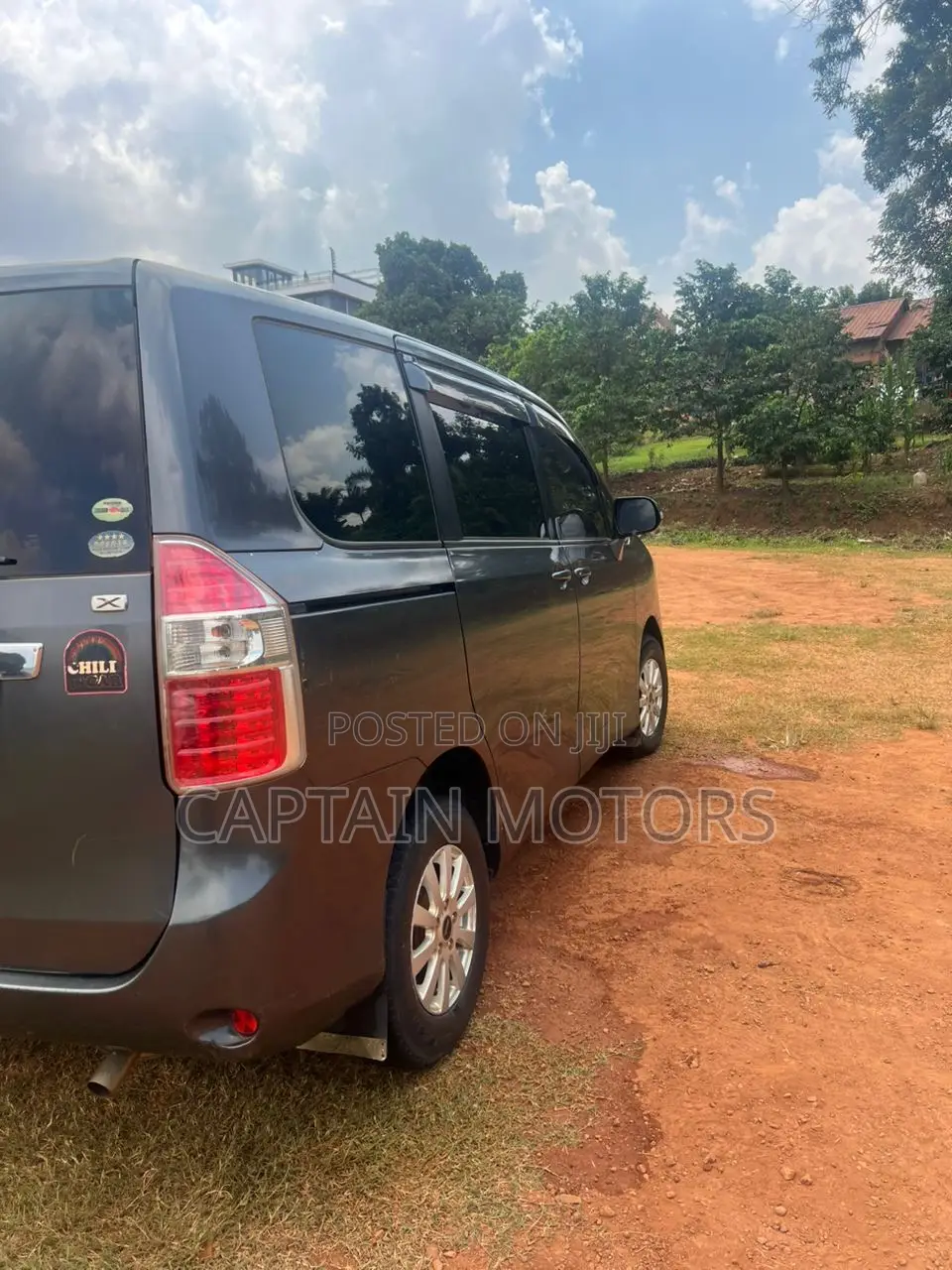 Toyota Noah 2010 Gray