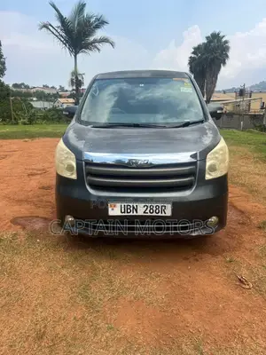 Toyota Noah 2010 Gray