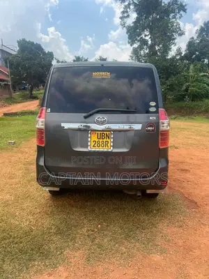 Toyota Noah 2010 Gray