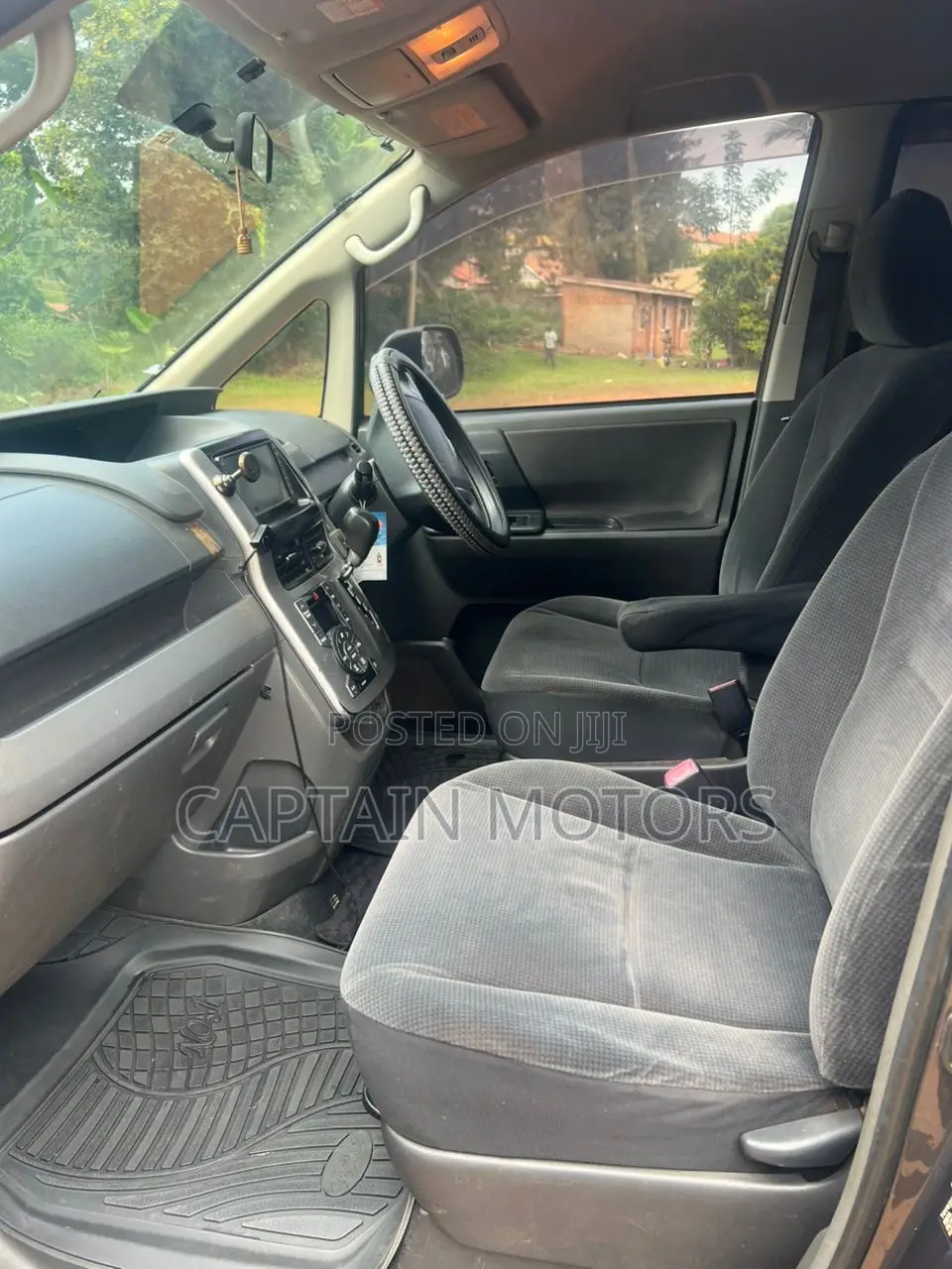 Toyota Noah 2010 Gray