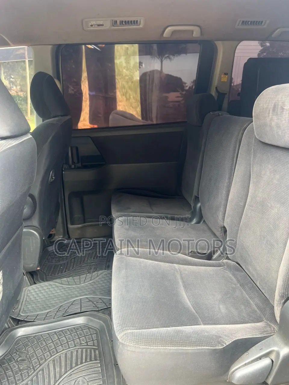Toyota Noah 2010 Gray