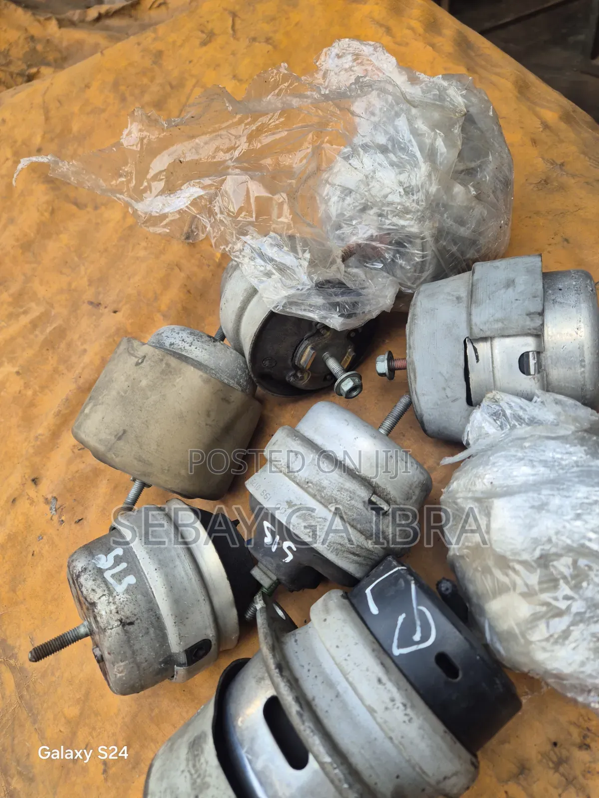 Mountings Audi