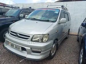 Toyota Noah 2002 Silver
