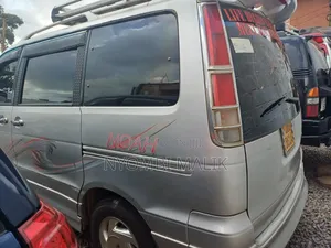 Toyota Noah 2002 Silver